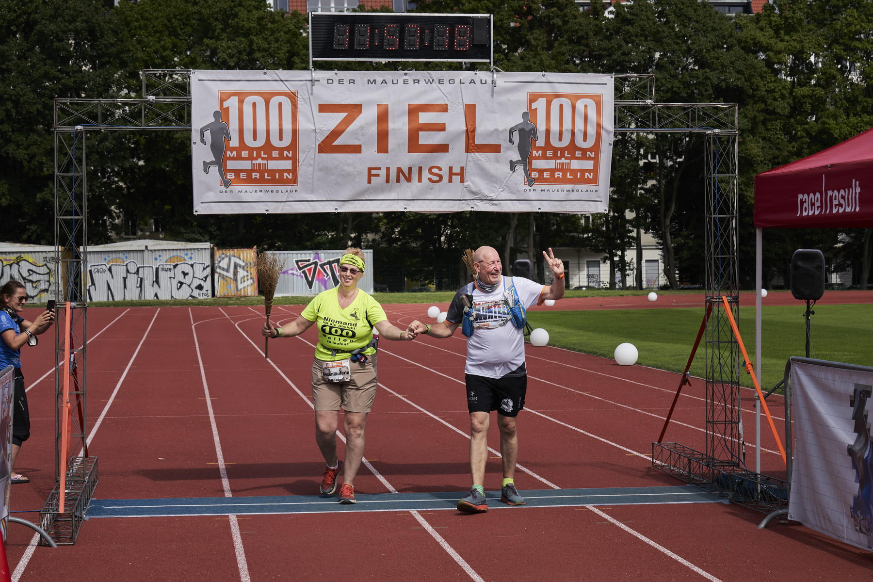 100 miles Berlin - The Berlin Wall Run 2021 - Image 22